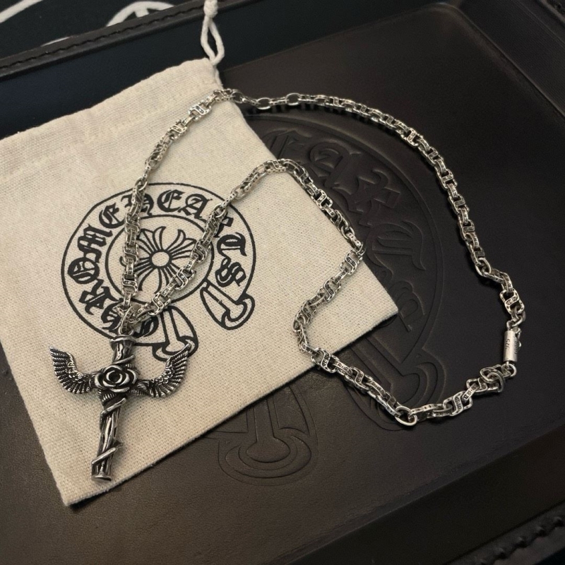 Ch*0me He**ts necklaces